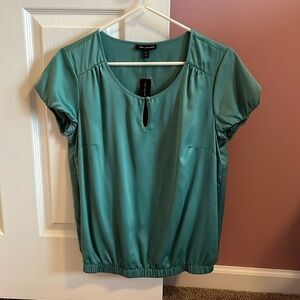 NEW The Limited Short Sleeve Blouse Women’s Size Medium Teal Aqua Color Dressy